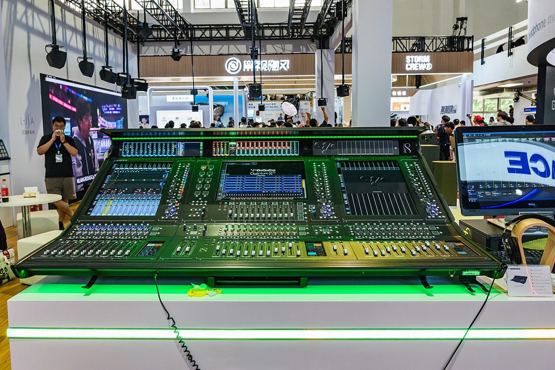 DiGiCo Quantum 852 Digital Mixing Console 20250726120322
