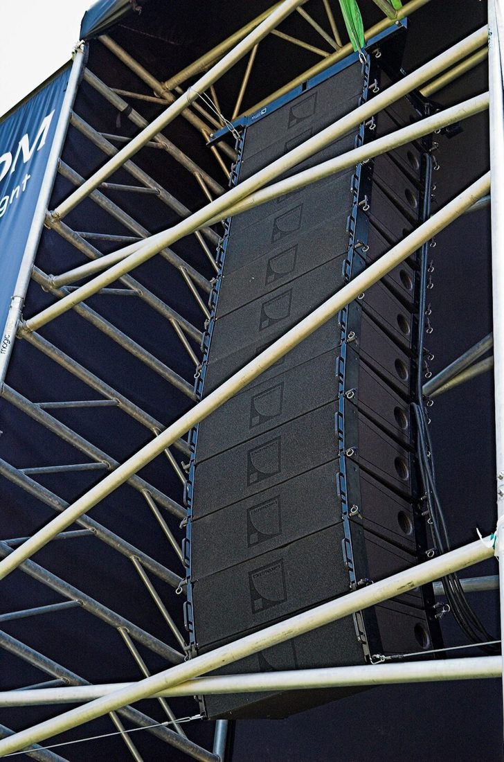 L-Acoustics dV-DOSC line array