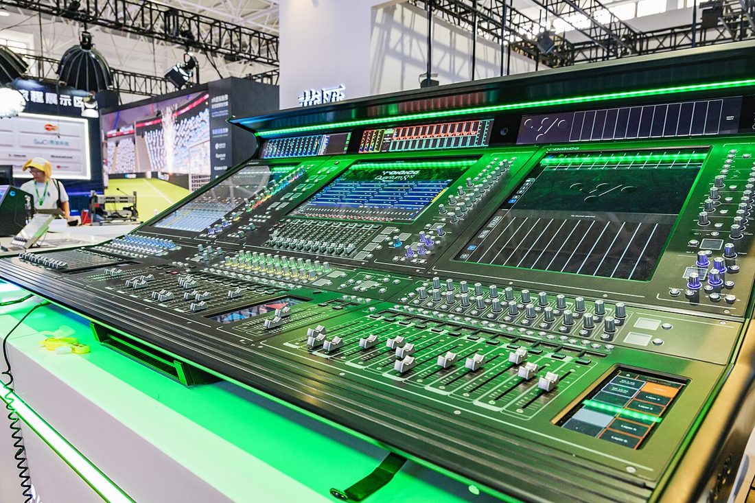 DiGiCo Quantum 852 Digital Mixing Console 20250726120254